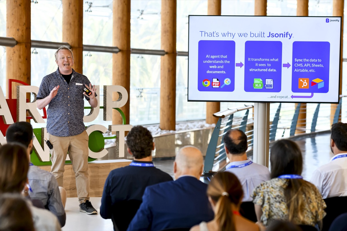 Presenting at Startup Summit